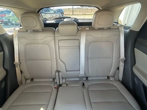 Used 2021 Lincoln Corsair AWD w/ Equipment Group 101A image 22