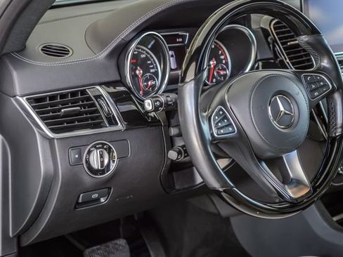 Used 2018 Mercedes-Benz GLS 550 4MATIC image 31