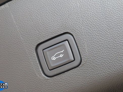 Used 2023 Chevrolet Traverse RS w/ LPO, Floor Liner Package image 67
