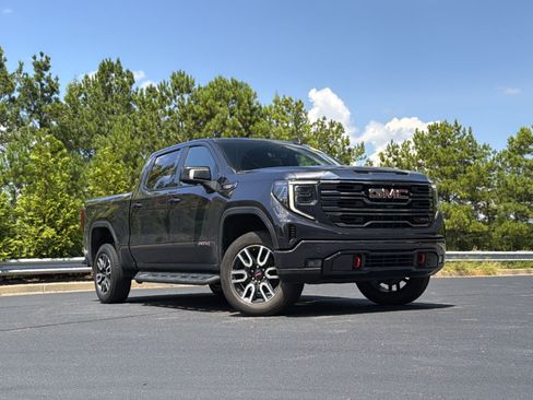 Used 2023 GMC Sierra 1500 AT4 w/ AT4 Premium Package AWD/4WD image 2