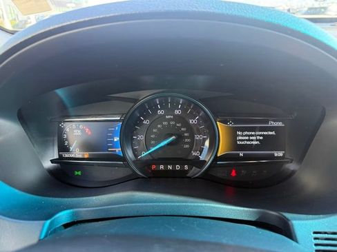 Used 2018 Ford Explorer XLT w/ Equipment Group 202A AWD/4WD image 3