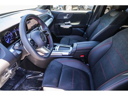 Used 2024 Mercedes-Benz EQB 300 4MATIC image 17