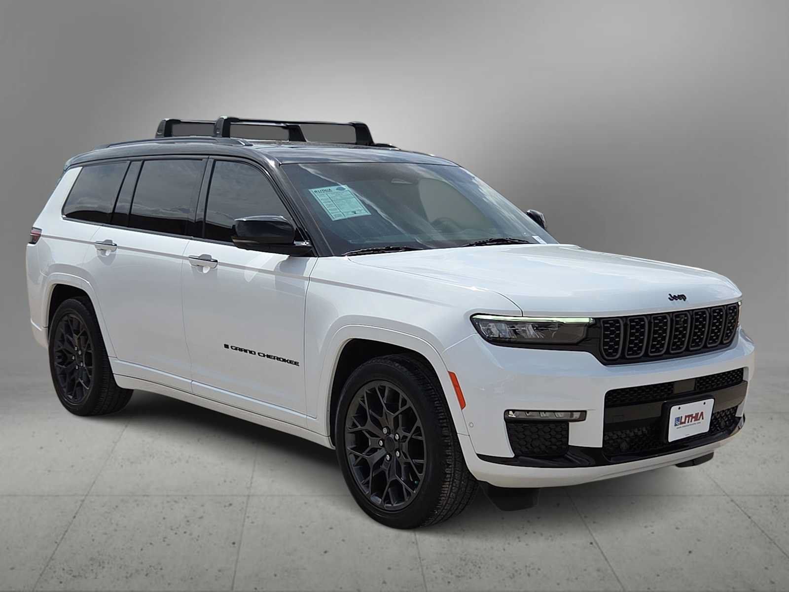 Used 2024 Jeep Grand Cherokee L Summit AWD/4WD image 2