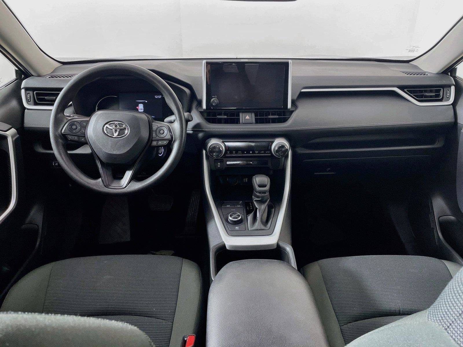 Used 2025 Toyota RAV4 LE AWD/4WD image 28