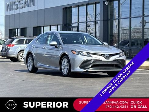 Used 2020 Toyota Camry LE image 1