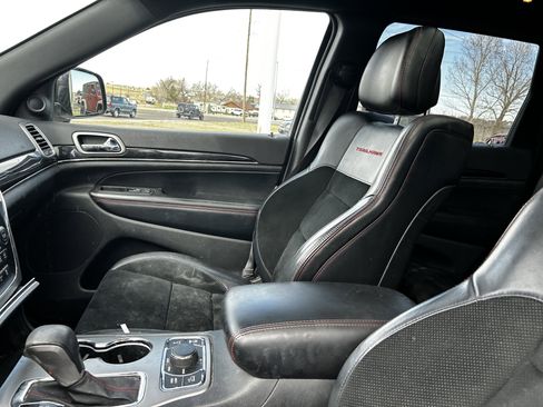 Used 2017 Jeep Grand Cherokee Trailhawk w/ Trailhawk Luxury Group image 12