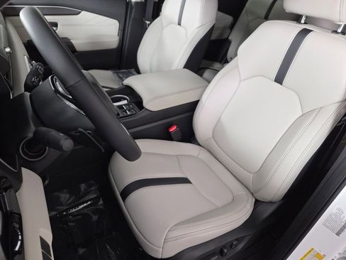 New 2026 Honda Pilot Touring image 11