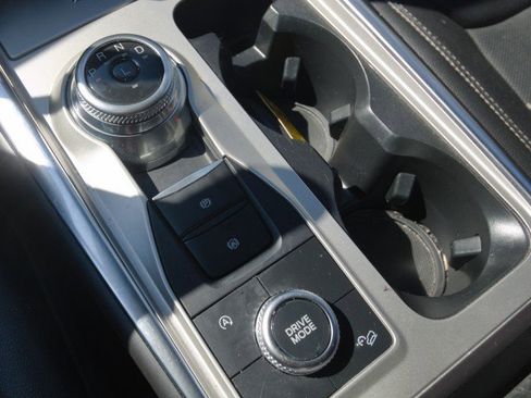 Used 2024 Ford Explorer Limited image 27