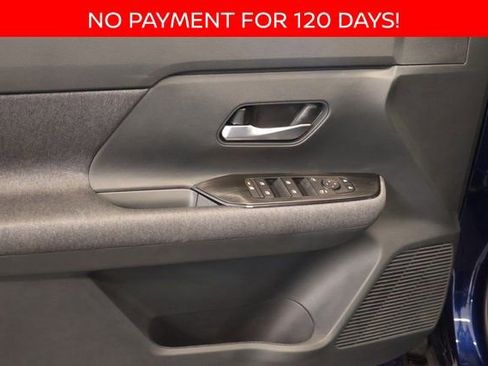 New 2025 Nissan Kicks SV w/ SV Premium Package image 7