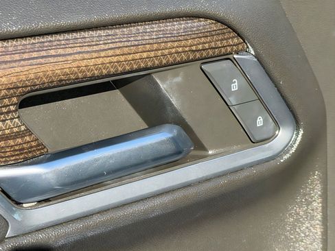 Used 2023 Chevrolet Silverado 1500 RST w/ Z71 Off-Road Package image 26