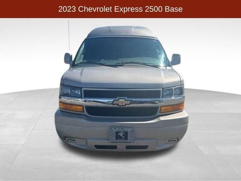 Used 2023 Chevrolet Express 2500 RWD image 2