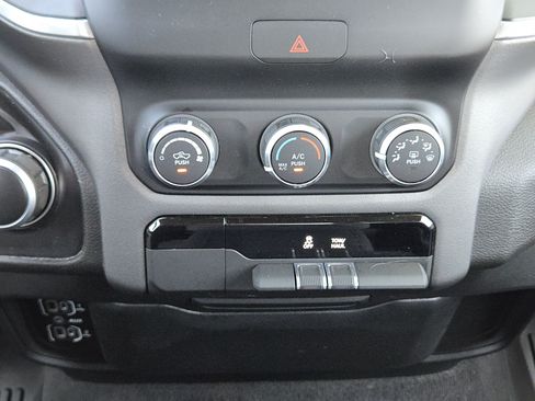 Used 2022 RAM 1500 Big Horn AWD/4WD image 20
