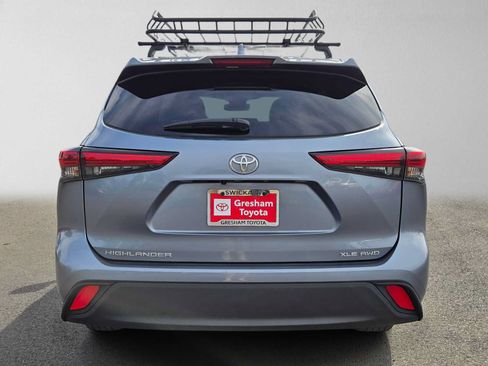 Used 2023 Toyota Highlander XLE AWD/4WD image 5