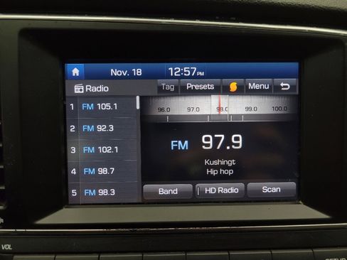 Used 2017 Hyundai Elantra SE image 25