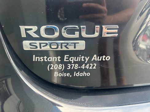 Used 2020 Nissan Rogue Sport S image 14