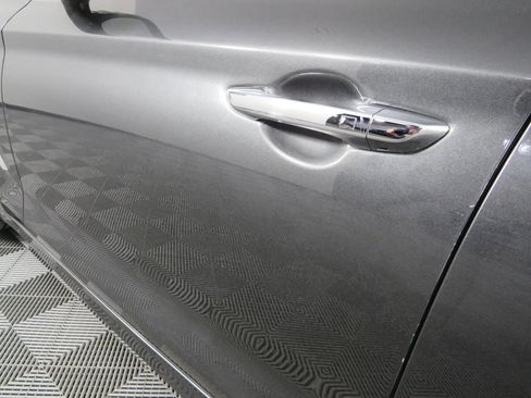 Used 2019 Genesis G70 2.0T Advanced image 27