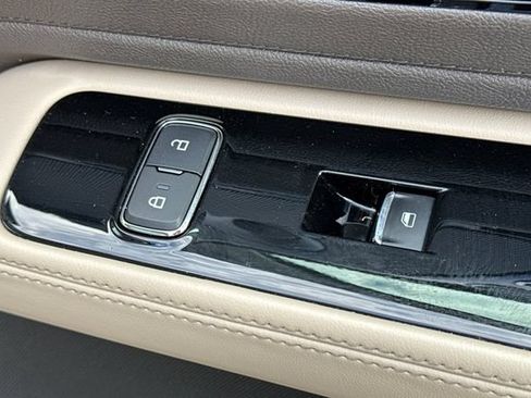 Used 2022 Lincoln Aviator Reserve w/ Elements Package Plus AWD/4WD image 23