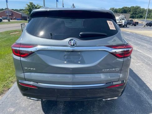 Used 2018 Buick Enclave Essence AWD/4WD image 5