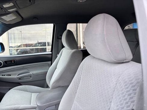 Used 2011 Toyota Tacoma PreRunner w/ SR5 Pkg #2 image 11