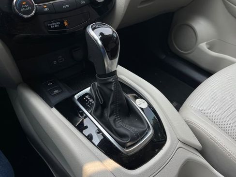 Used 2022 Nissan Rogue Sport SL w/ Premium Package image 17