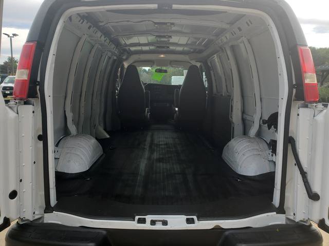 Used 2018 Chevrolet Express 2500 w/ Driver Convenience Package RWD image 7