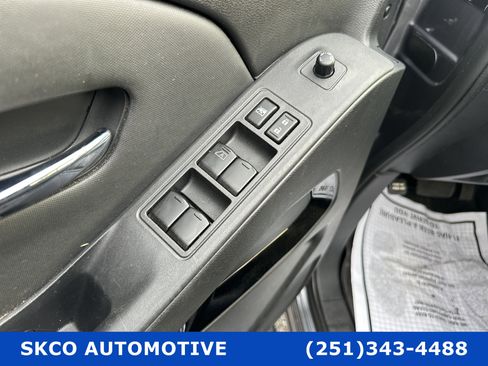 Used 2023 Nissan Frontier SV w/ Midnight Edition Package image 22