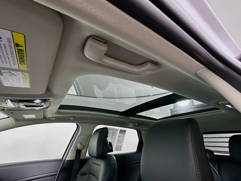 Used 2025 Kia Sportage SX image 25