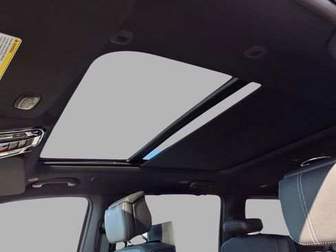 New 2026 Jeep Grand Wagoneer Summit w/ Rear Seat Video Group I image 22