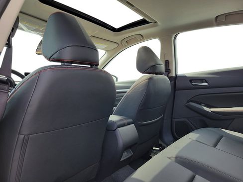 New 2025 Nissan Altima 2.5 SR image 35