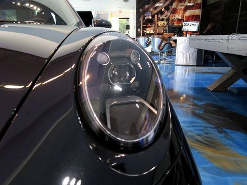 Used 2024 Porsche 911 Carrera 4S AWD/4WD image 36