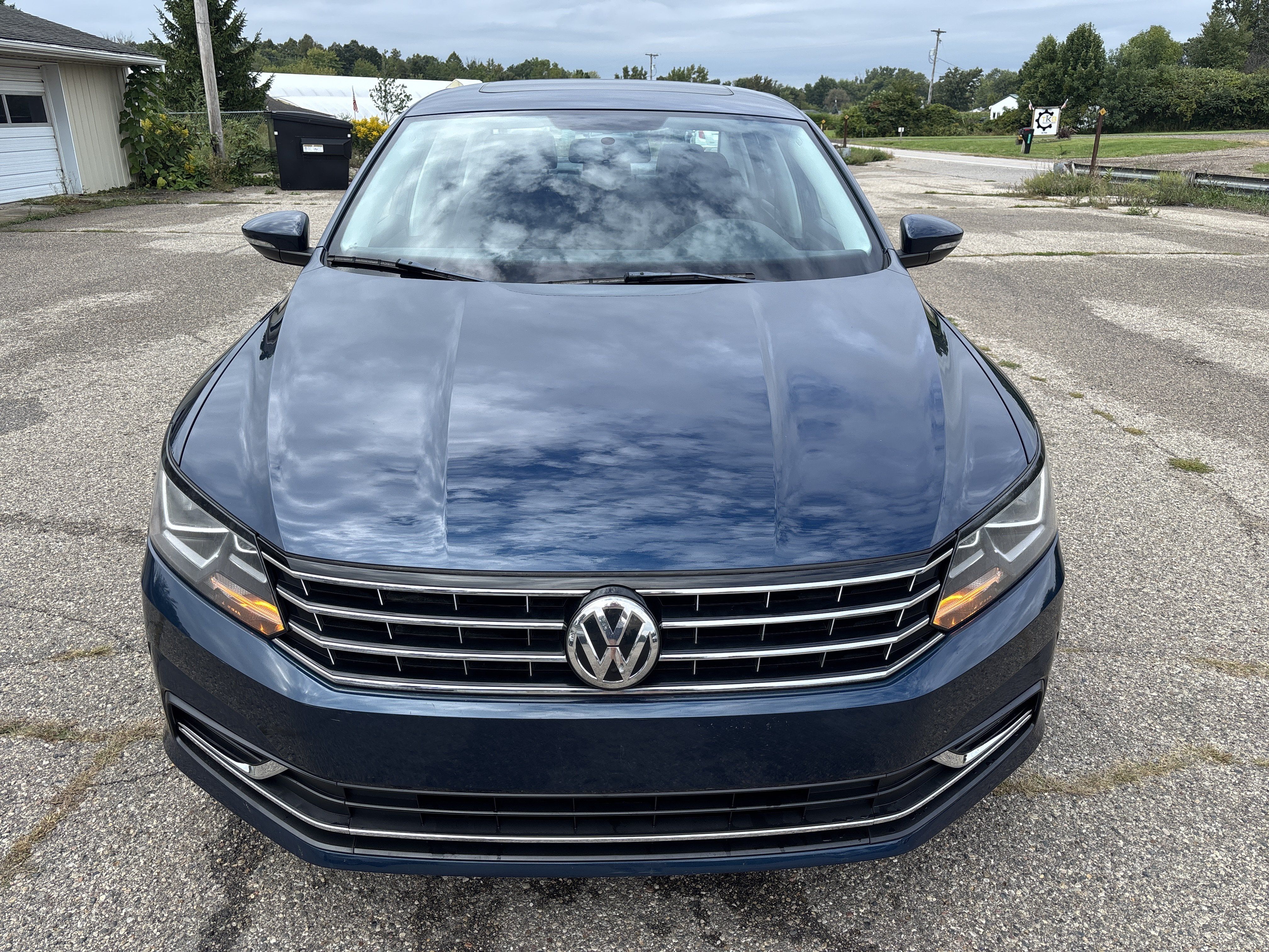 Used 2019 Volkswagen Passat 2.0T Wolfsburg w/ Wheels & Sunroof Package FWD image 12