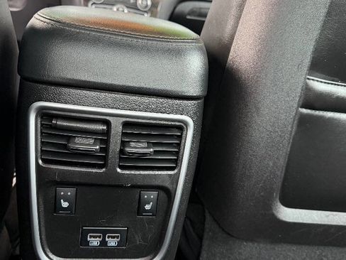 Used 2018 Chrysler 300 Limited w/ Safetytec Plus Group image 43