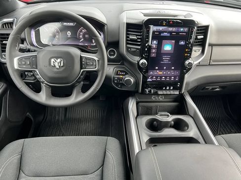 Used 2025 RAM 1500 Big Horn AWD/4WD image 3