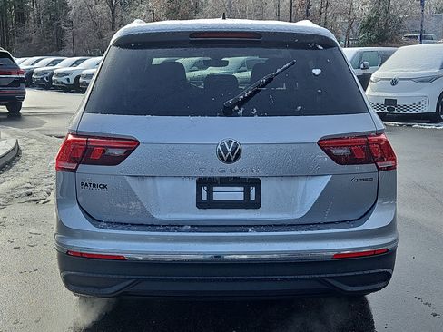 Certified 2022 Volkswagen Tiguan SE image 25