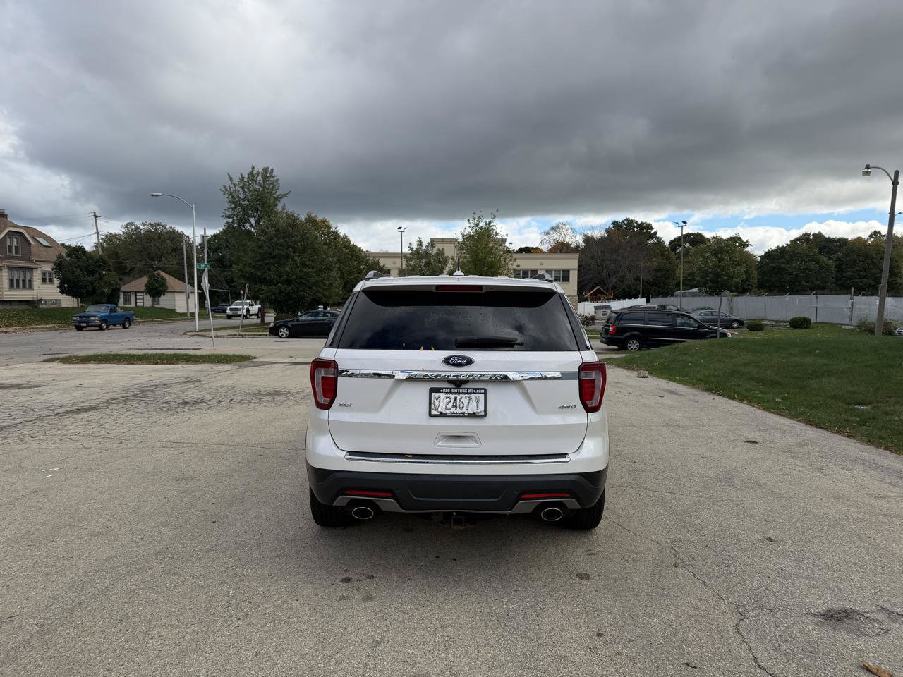 Used 2018 Ford Explorer XLT w/ Equipment Group 202A AWD/4WD image 6