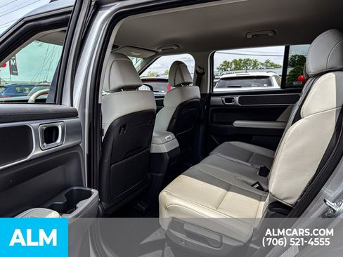 Used 2025 Hyundai Santa Fe SEL FWD image 15