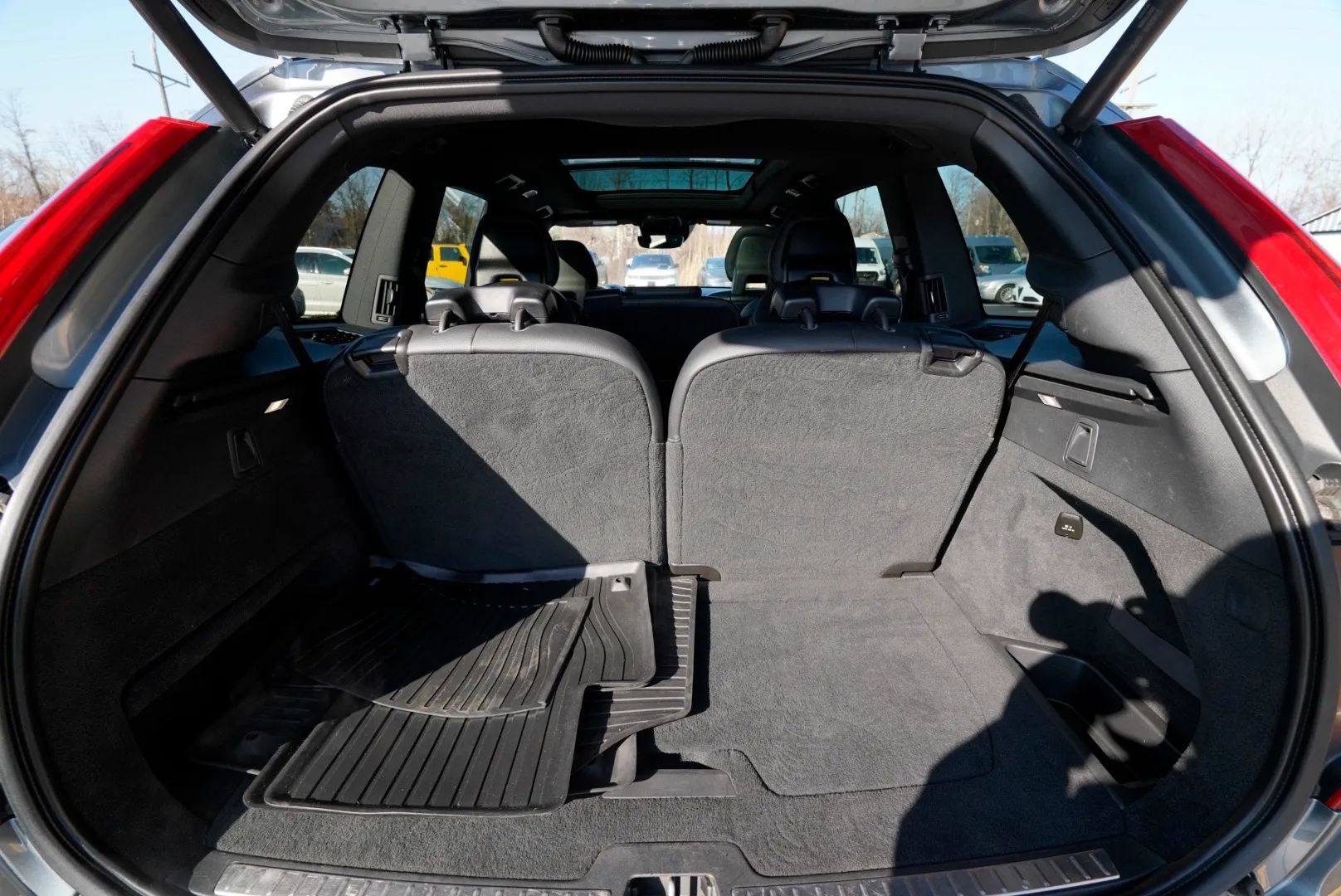 Used 2016 Volvo XC90 T6 Momentum w/ Momentum Plus Package AWD/4WD image 20
