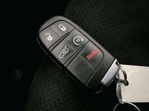 Used 2020 Jeep Grand Cherokee Altitude image 14