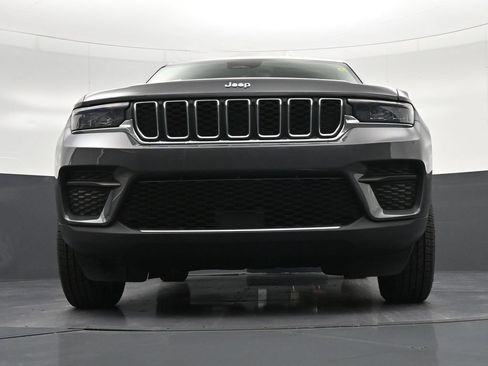 Used 2023 Jeep Grand Cherokee Laredo RWD image 32