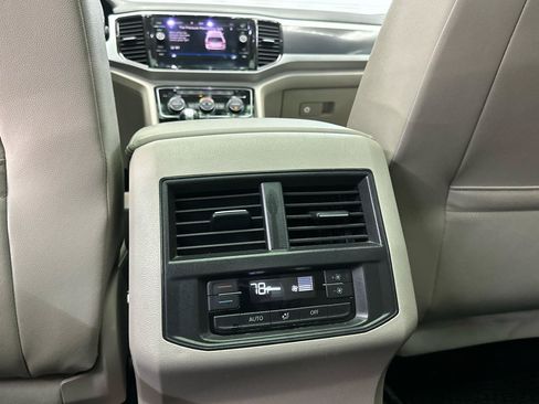 Used 2021 Volkswagen Atlas SEL R-Line FWD image 18