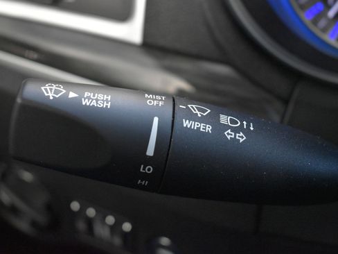 Used 2022 Chrysler 300 Touring L image 21