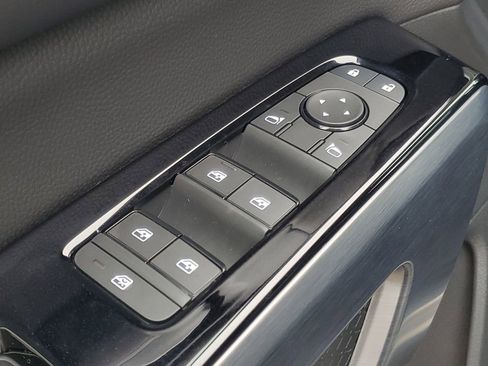 New 2025 Nissan Pathfinder SL image 10