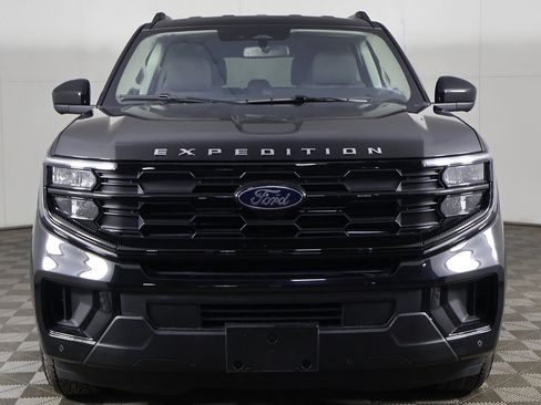 Used 2025 Ford Expedition Max Active image 11