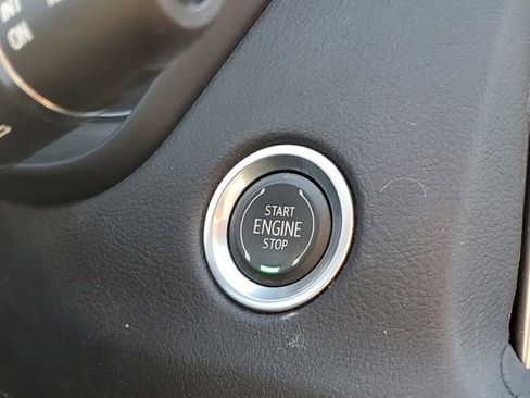 Certified 2021 Cadillac XT4 Premium Luxury image 21