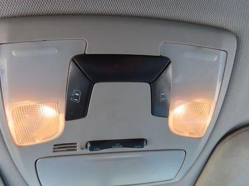 Used 2016 Toyota Sienna LE AWD/4WD image 29