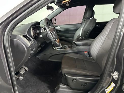 Used 2020 Jeep Grand Cherokee Laredo image 11