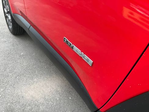 Used 2016 Jeep Renegade Limited image 8