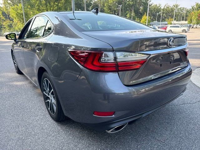Used 2018 Lexus ES 350 w/ Luxury Package w/Wood Trim FWD image 15