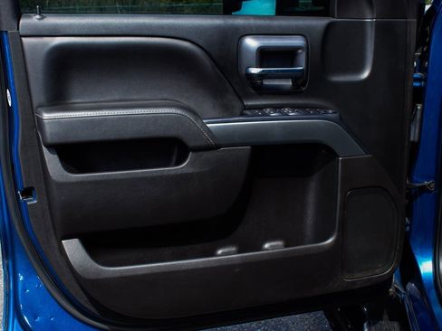 Used 2018 Chevrolet Silverado 1500 LT w/ All Star Edition image 8