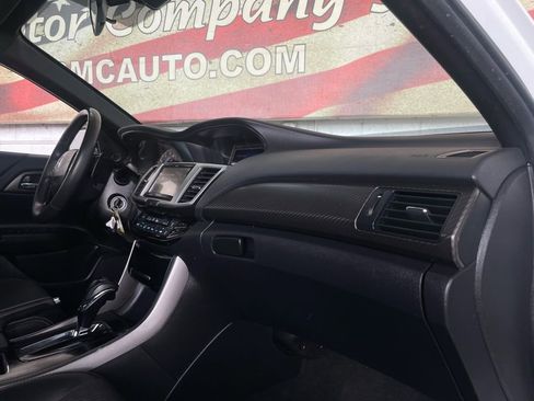 Used 2017 Honda Accord Sport image 10